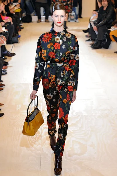 Look 28